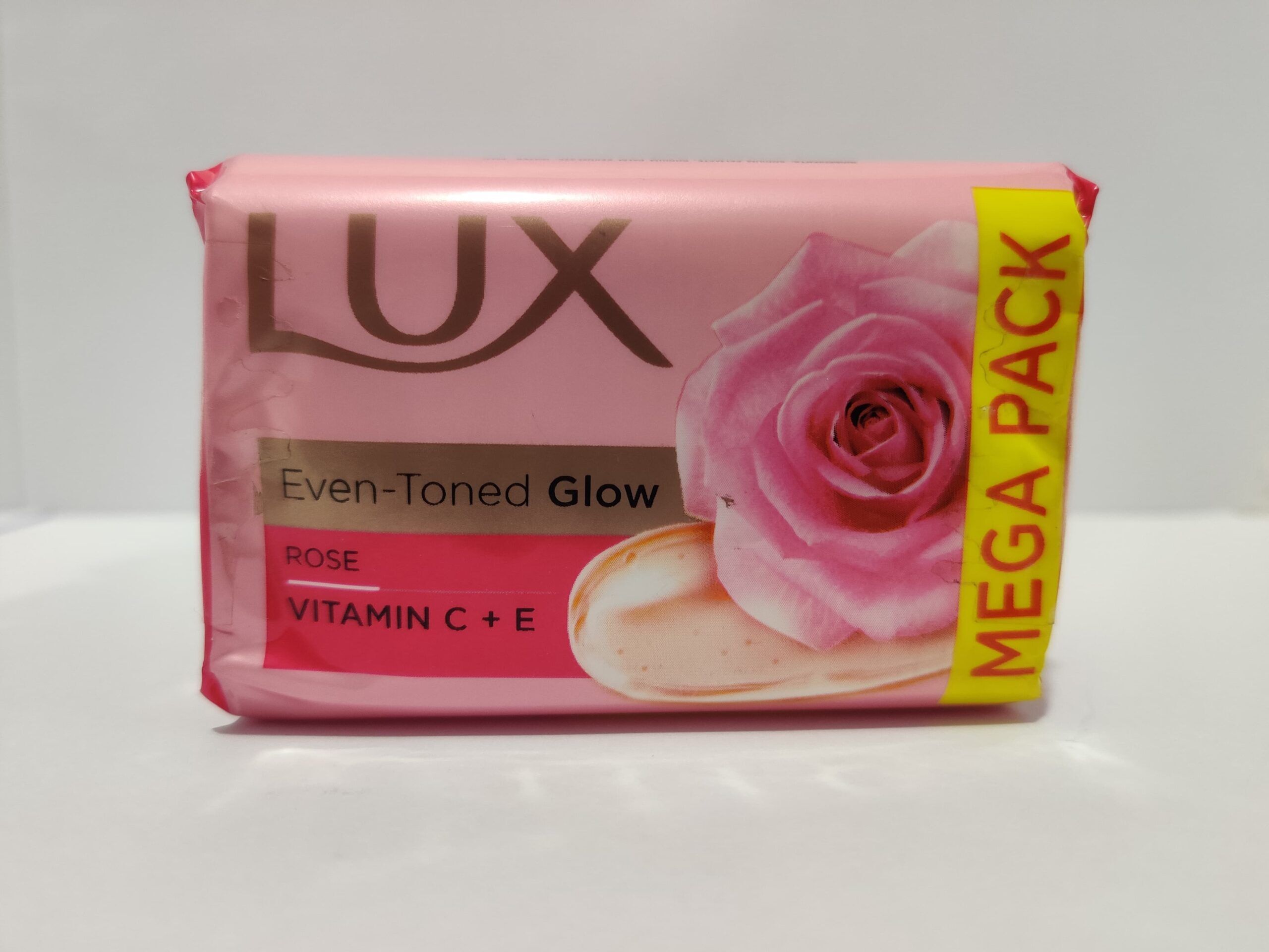 LUX Soft Glow Rose and Vitamin E Soap (3 x 150 g)