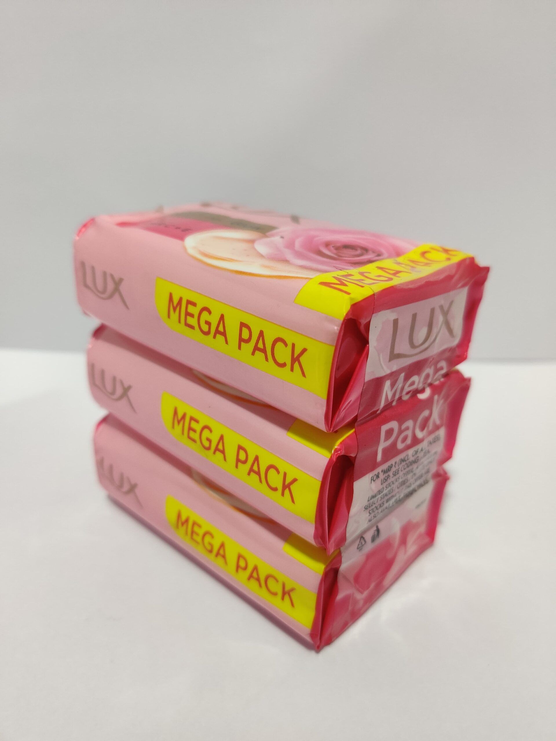 LUX Soft Glow Rose and Vitamin E Soap (3 x 150 g) - Image 2